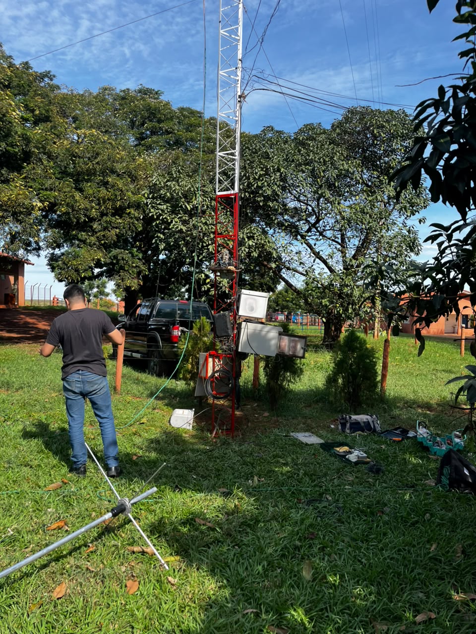INSTALAÇÃO DE ANTENA EM TORRE